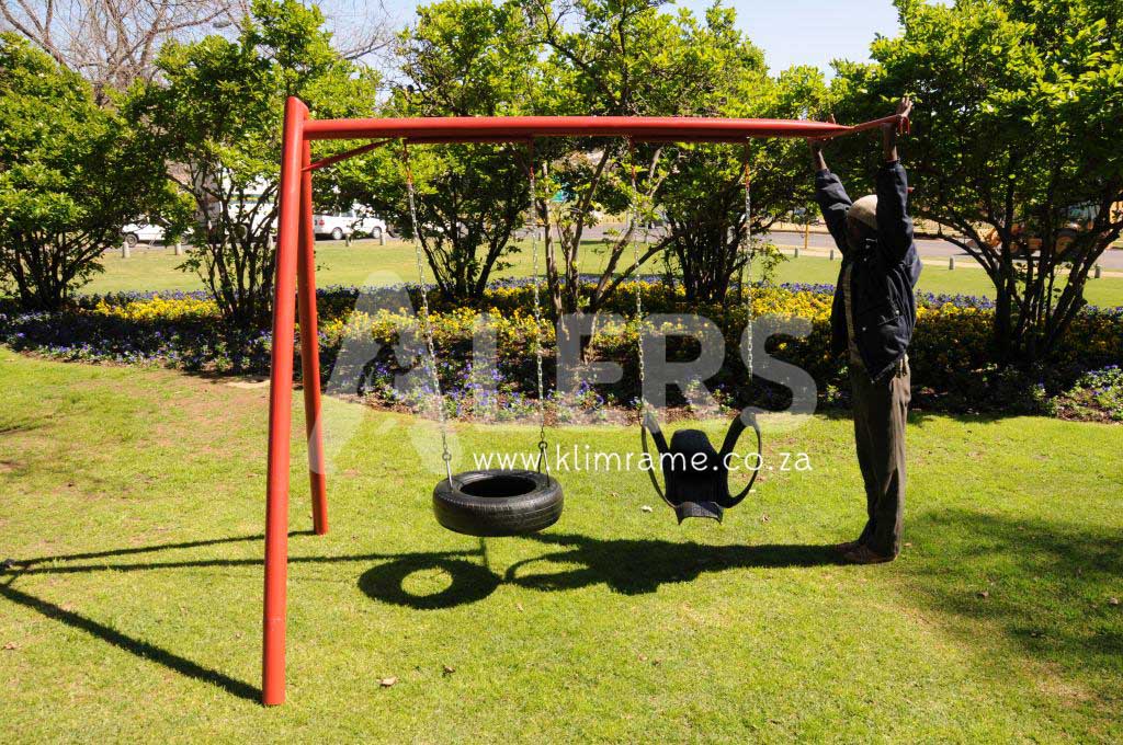 Swing Attachment With 2 Tyre Swings  (Senior)